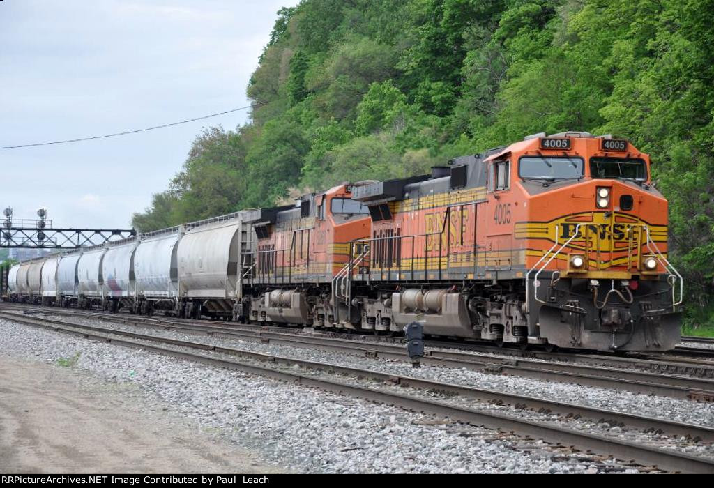 Eastbound manifest through Hoffman